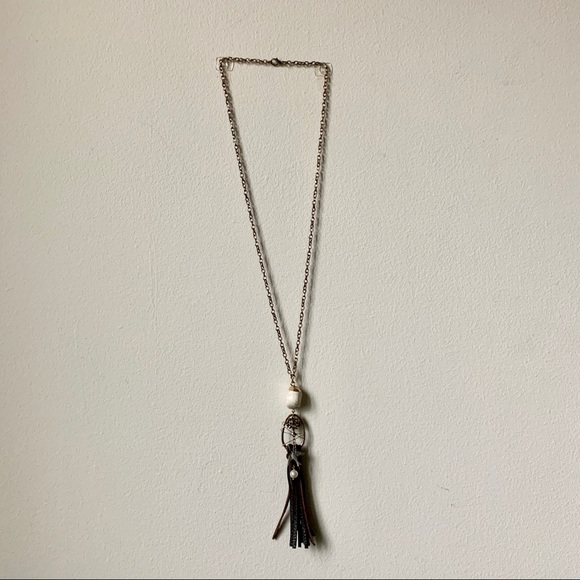EUC Tassel Necklace - Picture 1 of 3
